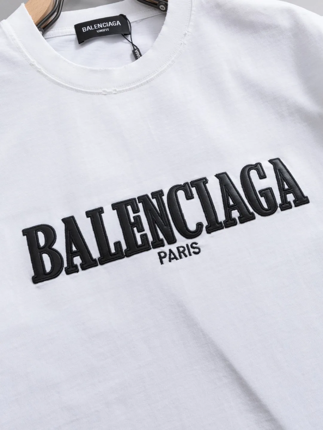 P100✨🔥 [BALENCIAGA] 2026FW short-sleeved T-shirt Premium 26s double yarn 300g fabric embroidery fraying process Color: Black White Red Size: S M L XL 2XL